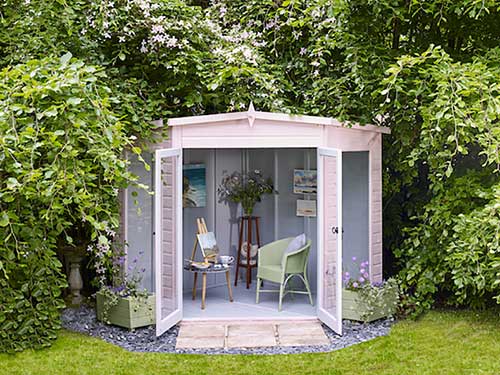 Pink is the colour - June Edition of Country Homes